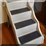 Z01. Pet stairs. 